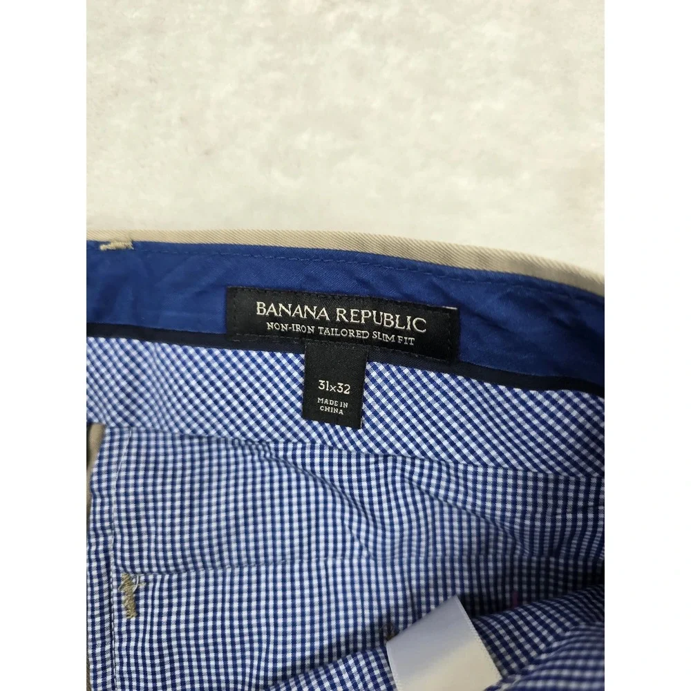 Banana Republic Chino Pants Mens 31x31 Khaki Cotton Non-Iron Tailored Slim Fit‎